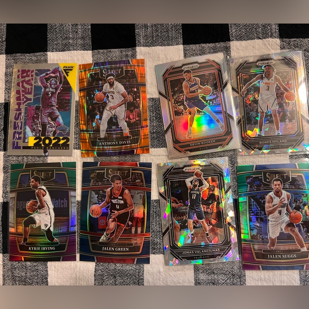 Lot of 8 Basketball sports cards